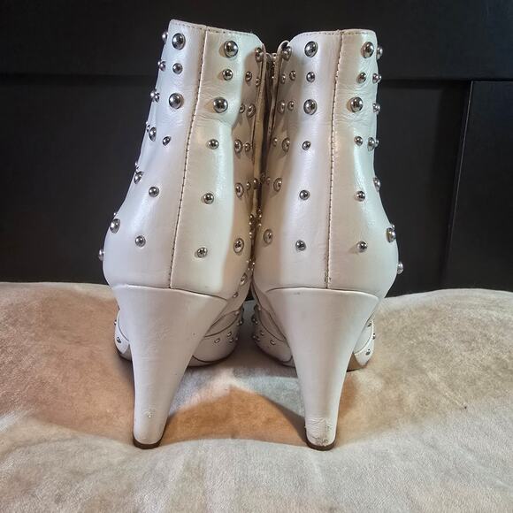 Sam Edelman Roya white booties silver studs cone heel pointed toe flashy size 8 - Picture 3 of 15